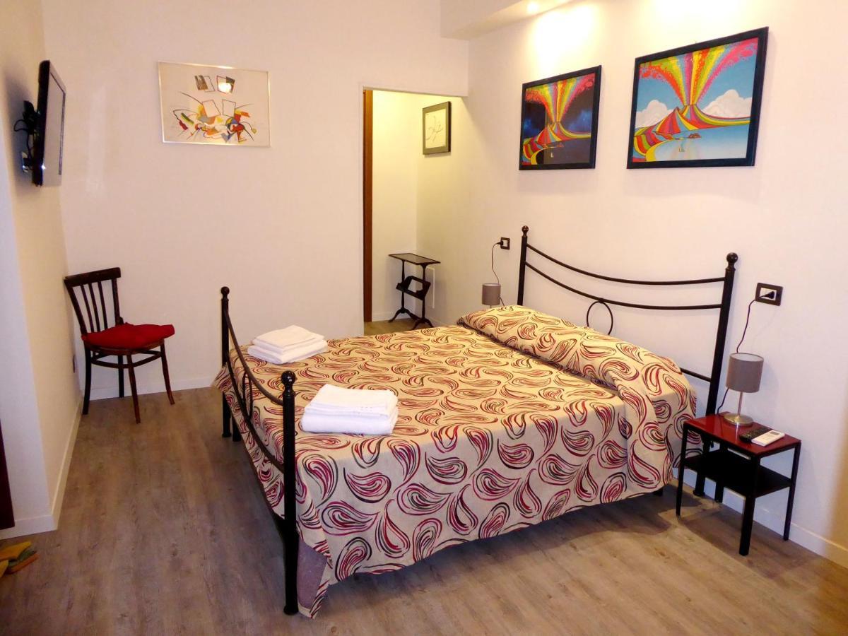 מלון נאפולי Casa Cesira מראה חיצוני תמונה